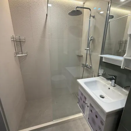 Daire Kyoto Cozy Near Iec And Airport W Terrace